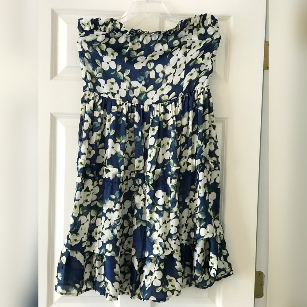 NWT Classique Strapless Dress-Size Large